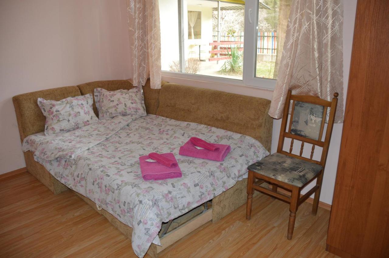 Къща За Гости Дъга Cherni Osum Exterior foto