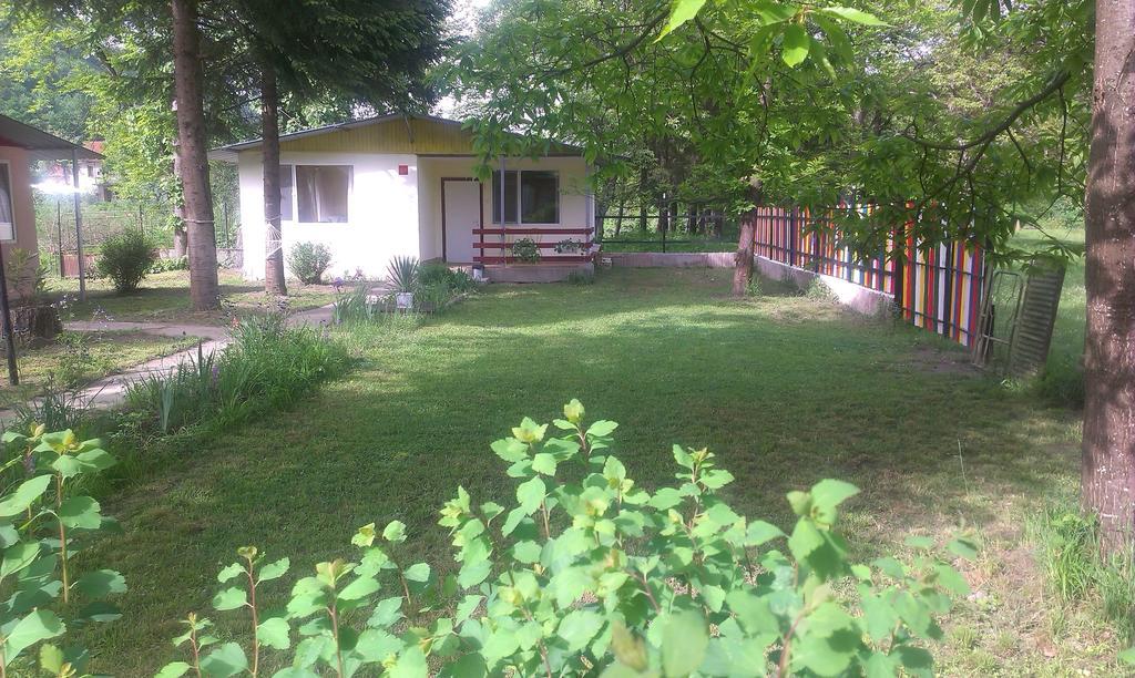 Къща За Гости Дъга Cherni Osum Exterior foto
